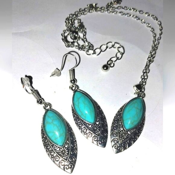 Vintage Ancient Silver Charm Geometric Embossed 3pc set - Picture 4 of 4